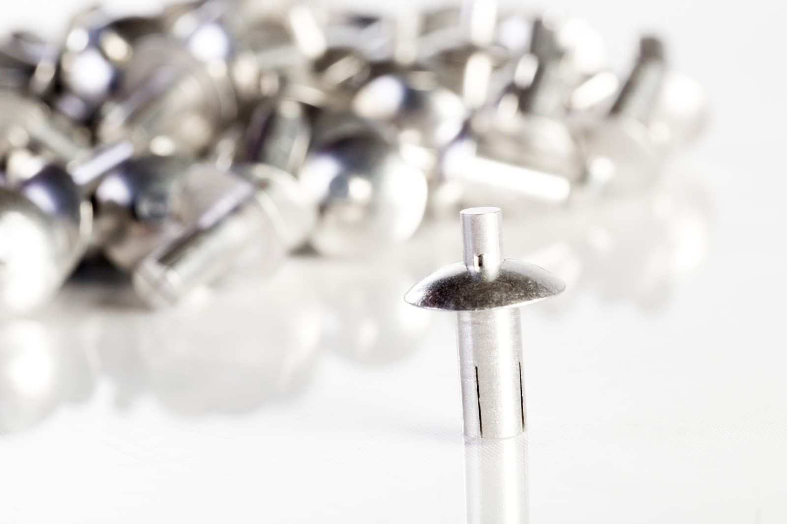 H150218 – Заклепка (1)